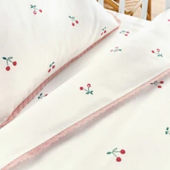 Housse De Couette Bébé Coton Bio, Griotte -Ameublement De Maison 0bbdf97ed34041dabc5d66c50d6de5a1