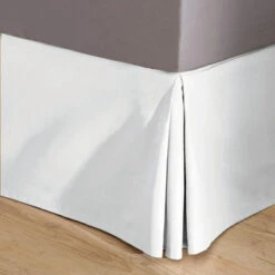 Cache Sommier Coton, Scenario