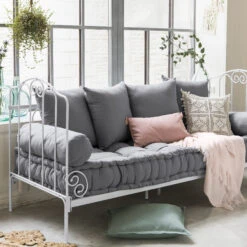 Ensemble Matelas Et Coussins, Cidia -Ameublement De Maison 66e4d822d4ea4d17ab576a9e13a94cc0