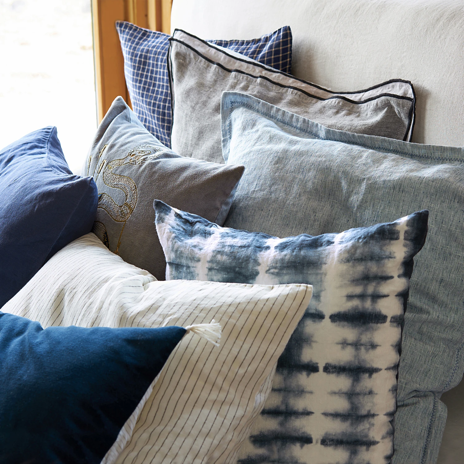 Housse De Coussin En Lin Tie And Dye Ouboud 9 Housse De Coussin En Lin Tie And Dye Ouboud – Image 7