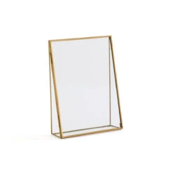 Cadre à Poser, Uyova