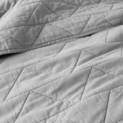 Boutis Matelassé Coton Zig Zag SCÉNARIO -Ameublement De Maison e8d7364351f8457dbc01e3bae25773db