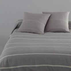 Dessus De Lit Frangé, Nedo